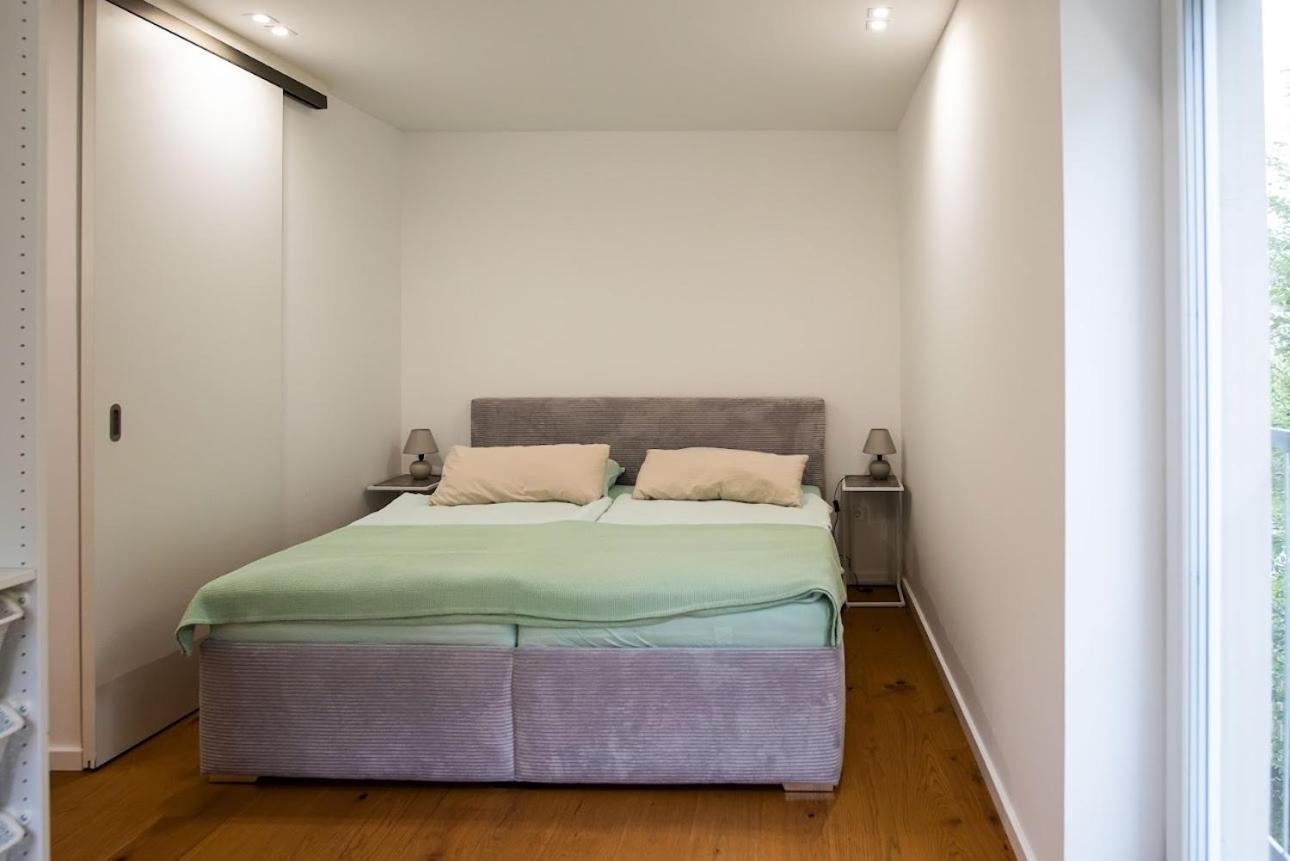 Schoene, Zentrale Fuer 4 Personen Apartment Augsburg